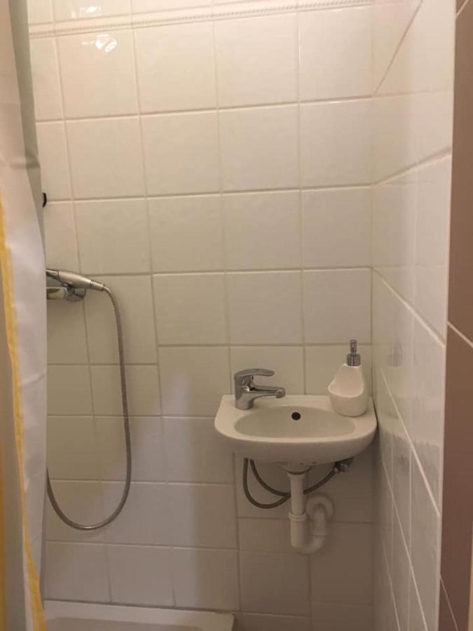 Malasits Apartman Gyor Exterior photo