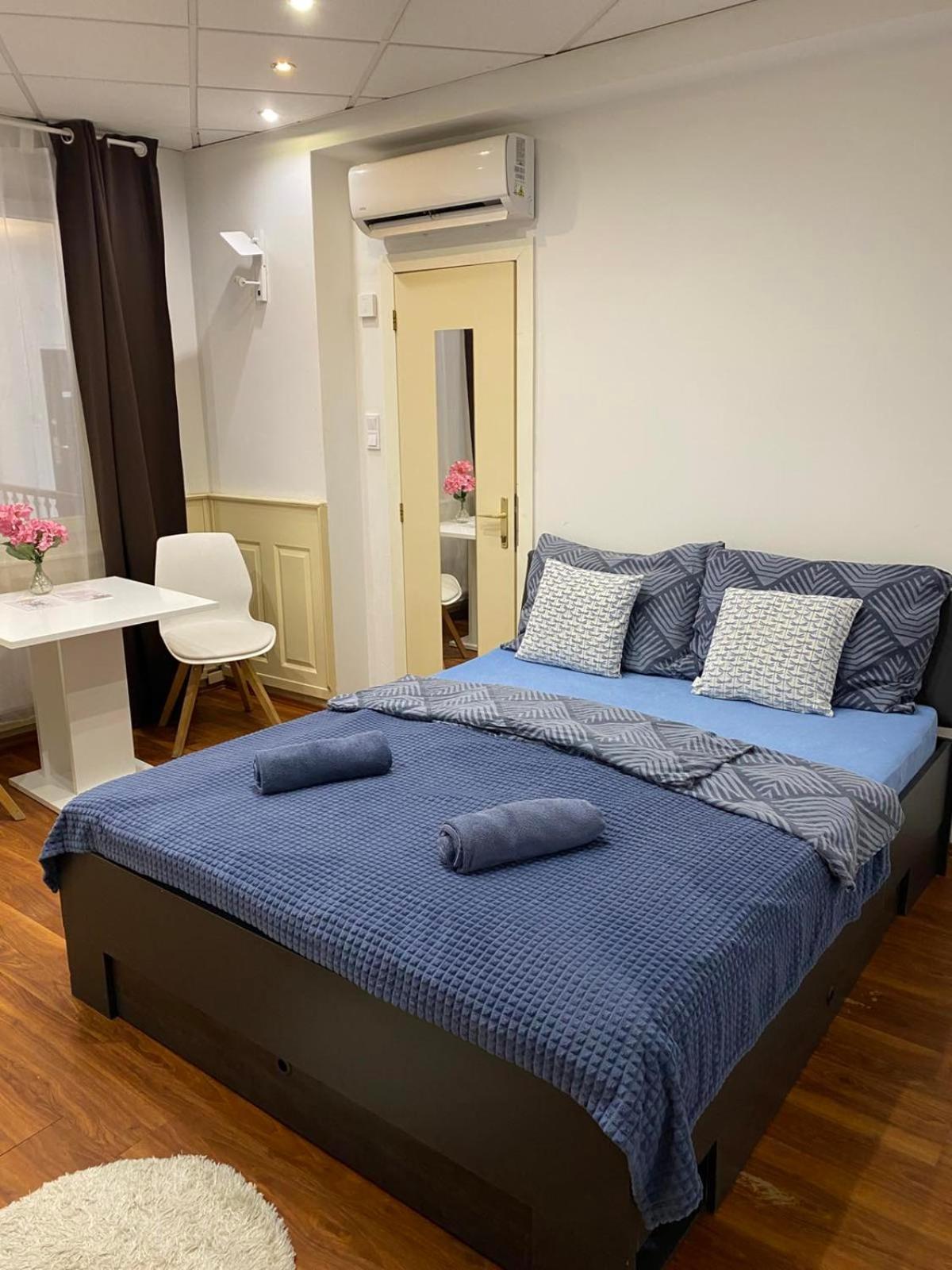 Malasits Apartman Gyor Exterior photo